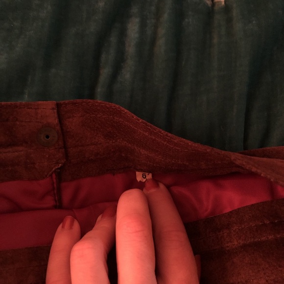 Vintage leather two piece skirt and vest - Picture 3 of 4